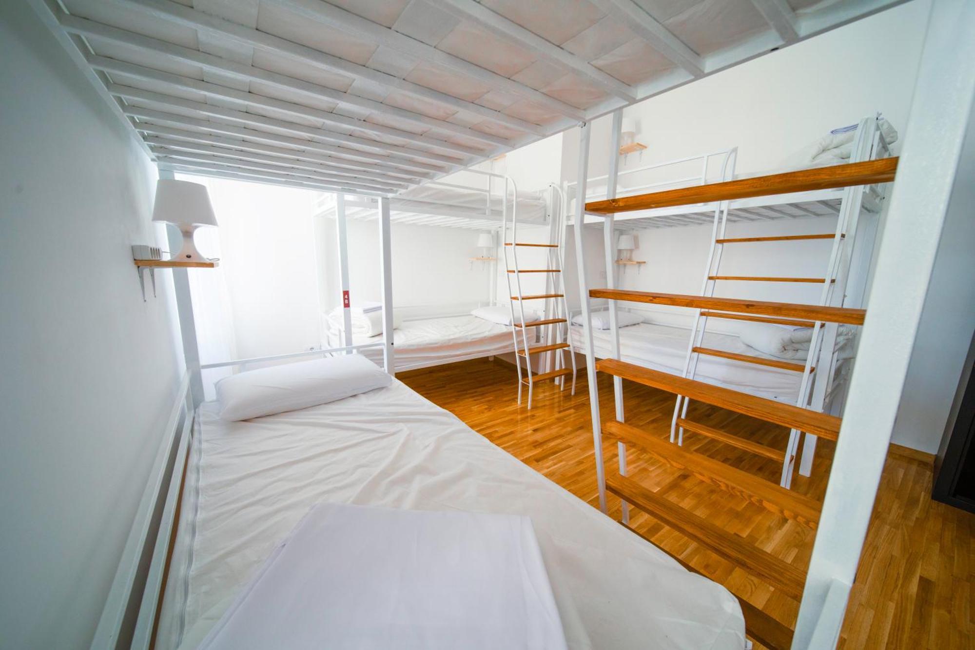 New Generation Hostel Como Lake Eksteriør billede
