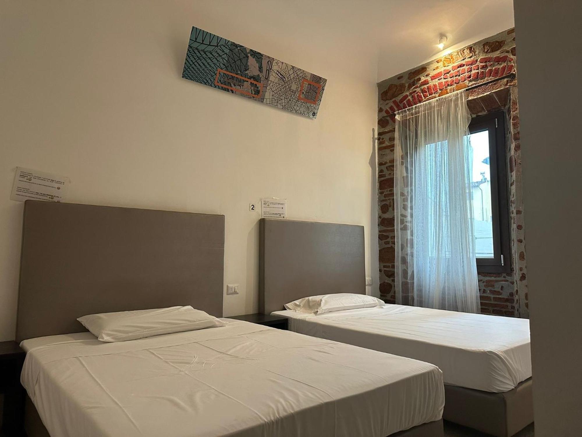 New Generation Hostel Como Lake Eksteriør billede